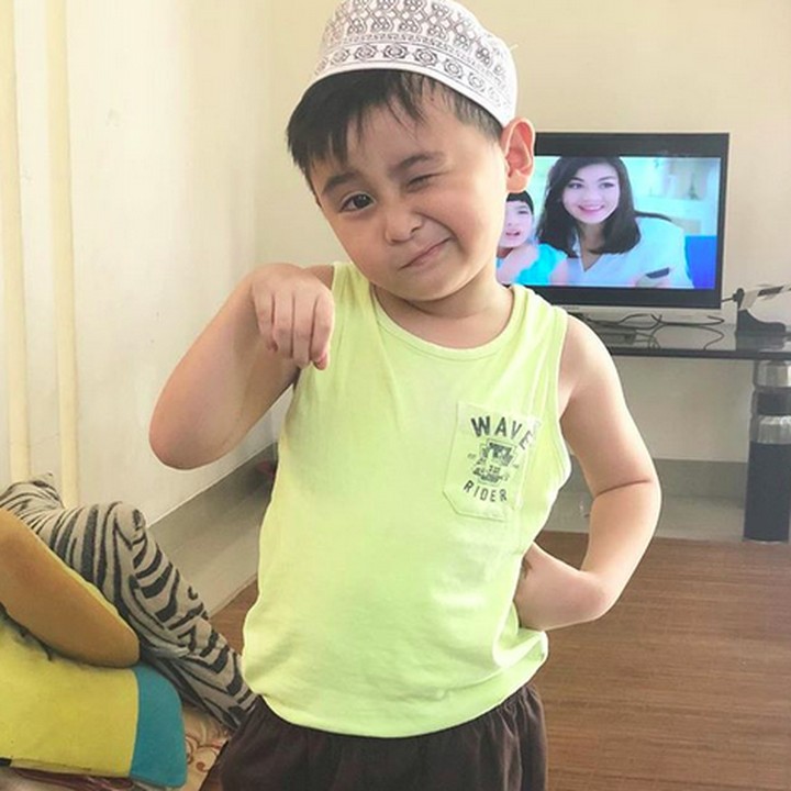 <p>Begini pose satu matanya Ichal, Bun. (Foto: Instagram/ @ichalomen02)  </p>
