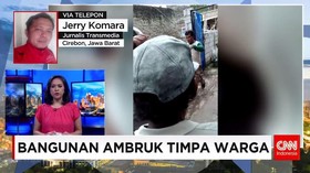 Bangunan Ambruk Timpa Warga