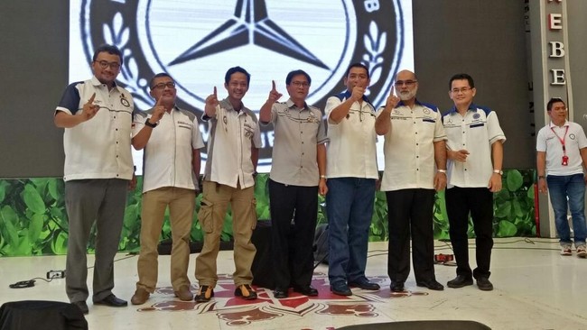 Dubes Usamah menyampaikan apresiasinya terhadap penyelenggaraan pameran mobil klasik ini.
