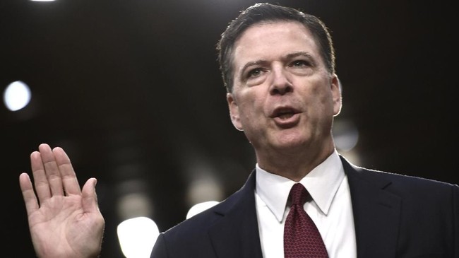 Mantan Direktur Biro Investigasi Federal (FBI) James Comey dituduh terlibat dalam upaya pembunuhan Presiden Amerika Serikat Donald Trump.
