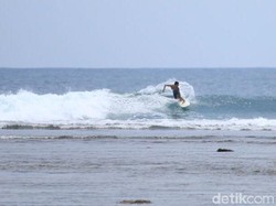 7 Lokasi Surfing Populer di Lampung, Cocok Bagi Peselancar Baru-Profesional