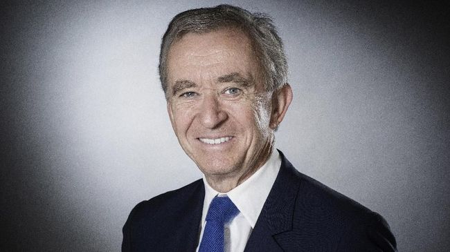 CEO Moet Hennessy Louis Vuitton atau LVMH Bernard Arnault dinobatkan sebagai pria terkaya di dunia fesyen.