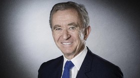CEO LVMH Bernard Arnauld Pria Terkaya di Dunia Fesyen