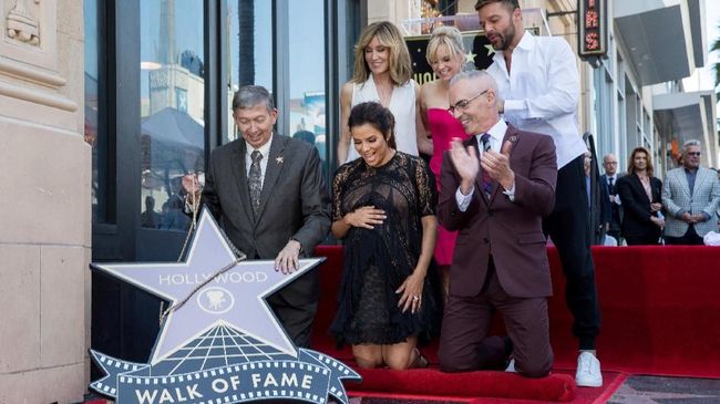 Sebagai aktris berdarah Latin, Eva Longoria merasa bintang Hollywood Walk of Fame yang didapatnya bukan miliknya sendiri.