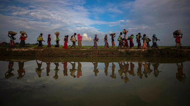 India tetap mendeportasi tujuh orang Rohingya ke Myanmar meski rencana mereka itu telah diprotes Perserikatan Bangsa-Bangsa (PBB).