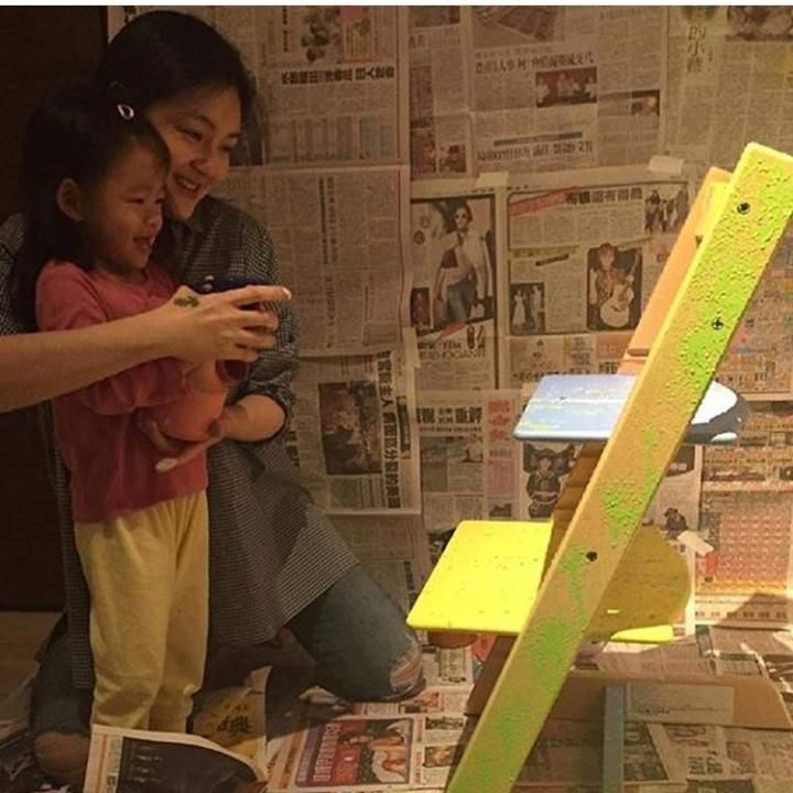 Lagi bikin apa ya ibu dan anak ini? (Foto: Instagram/ Istimewa)
