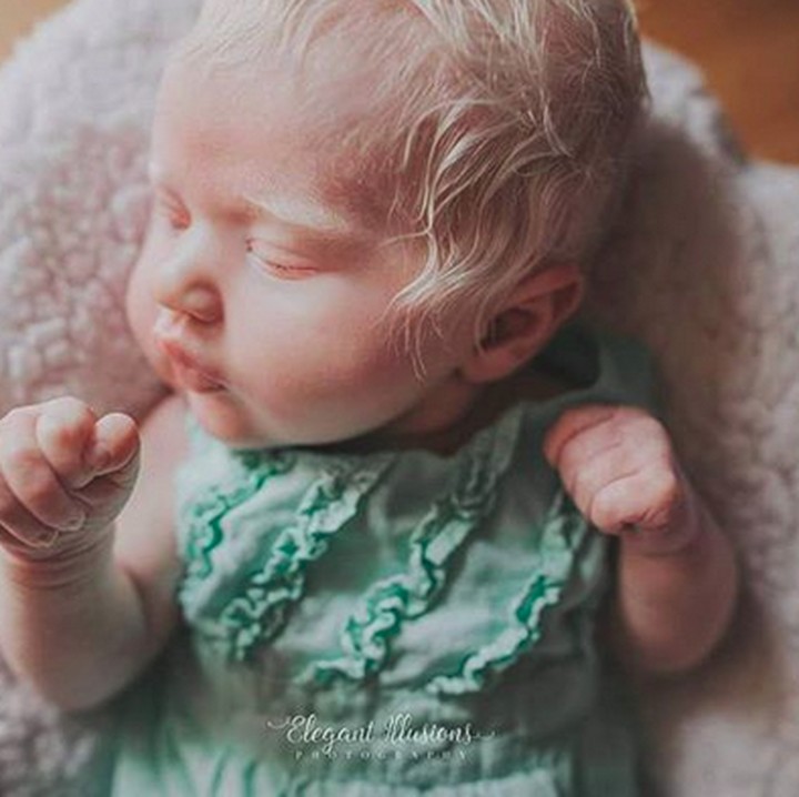 <p>Tuh lihat, Bun, imut banget ya Nora. (Foto: Instagram/ @elegant.illusions. photography)</p>
