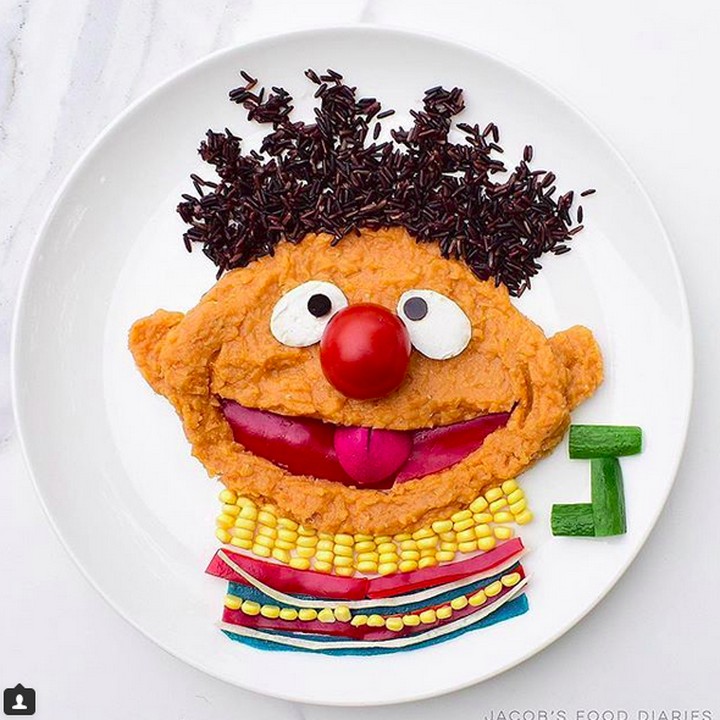 <p>Yang satu ini nggak kalah menggemaskan, Bun. Ernie dari Sesame Street. Lucu maksimal! (Foto: Instagram/ @jacobs_food_diaries)</p>