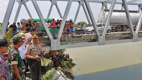 Kapolda Jatim Duga Jembatan Widang Ambruk karena Sudah Tua