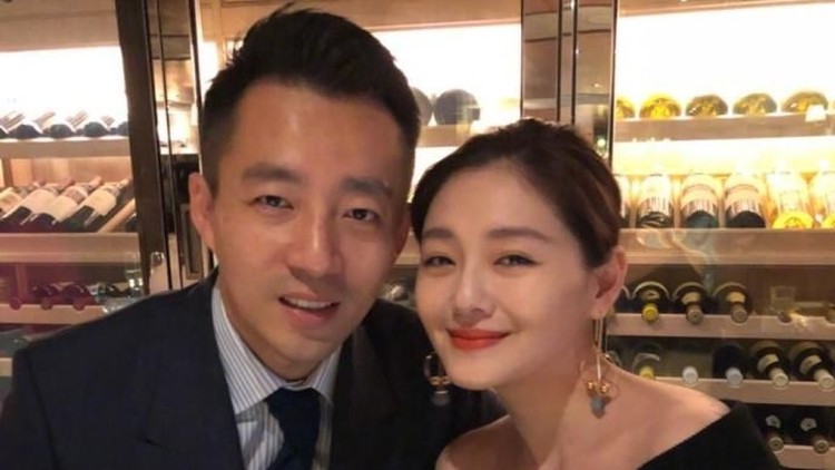 Barbie Hsu dan keluarganya
