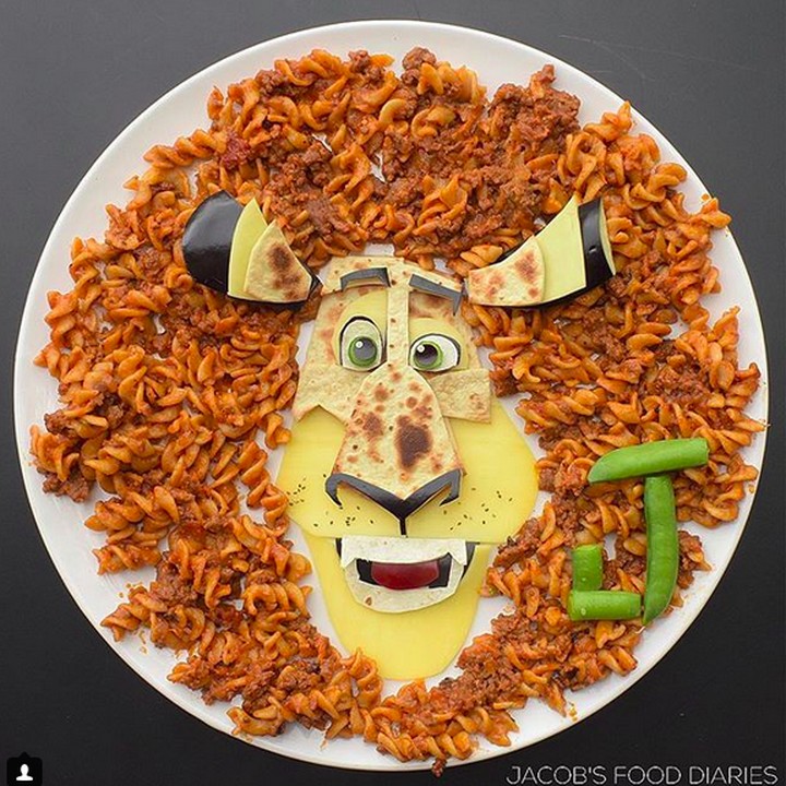 <p>Wah, ada Alex The Lion dari film 'Madagascar'. Hmm, teman-teman Alex yang lain mana ya? (Foto: Instagram/ @jacobs_food_diaries)  </p>