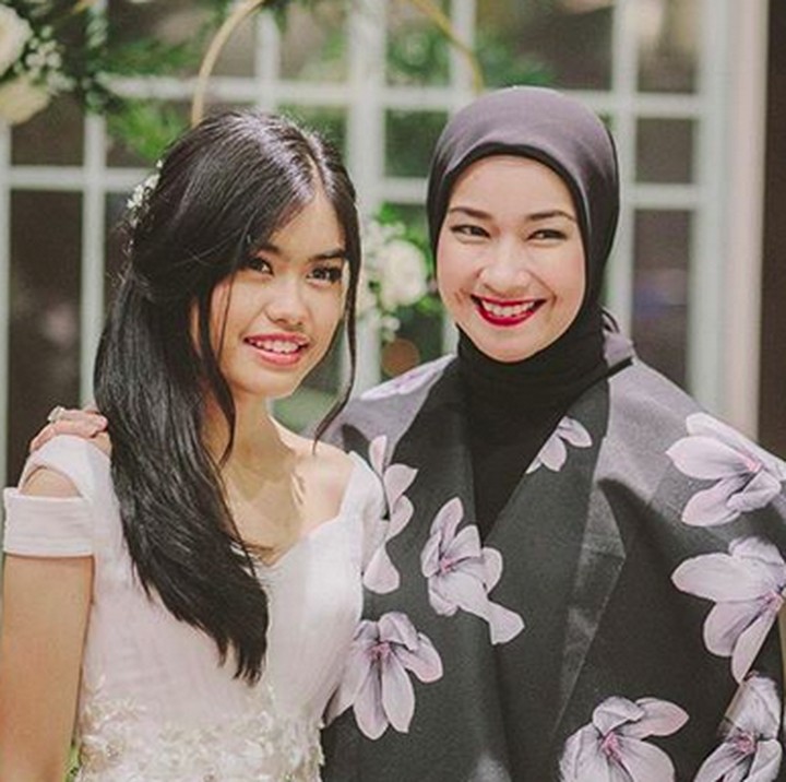 <p>Tuh, Bunda Alya dan Adjani kayak kakak adik kan? (Foto: Instagram/ @namiradjani)</p>
