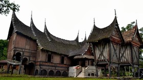 7 Rumah Adat Suku Minang: Fungsi, Jenis, dan Keunikannya