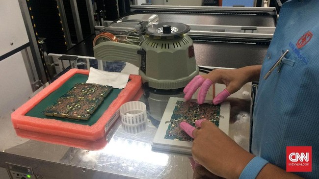 Pemanufaktur Taiwan, Pegatron berencana menyuntikkan investasi sebesar US$1 miliar atau sekitar Rp15 triliun untuk pabrik perakitan iPhone di Batam, Indonesia.