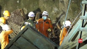 VIDEO: Proses Evakuasi Korban Ambruknya Jembatan Tumaluntung