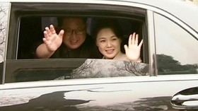 Bertemu Korsel, Kim Jong Un Hadir Tanpa Ibu Negara Ri Sol Ju