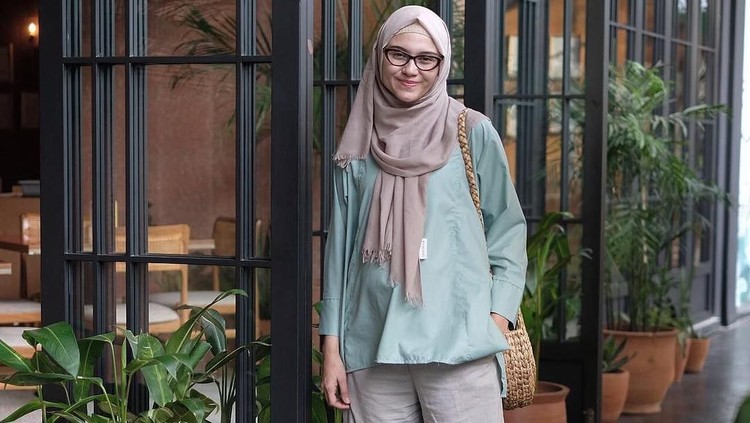 Ini cara Zeezee Shahab mengatasinya.