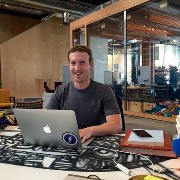 Kekayaan Capai Rp1,1 Triliun, Harga Kaus Mark Zuckerberg Jadi Sorotan