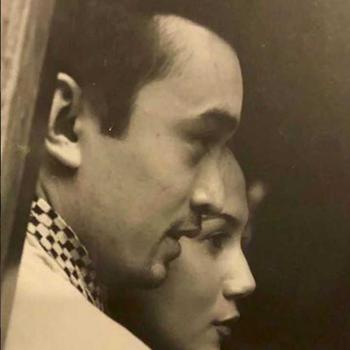<p>Throwback! 20 Tahun lalu saat Marini berumur 22 tahun dan Denny umur 29 tahun. Di tahun itu pula mereka memutuskan membangun sebuah rumah tangga. (Foto: Instagram/ @marinizumarnisreal)</p>
