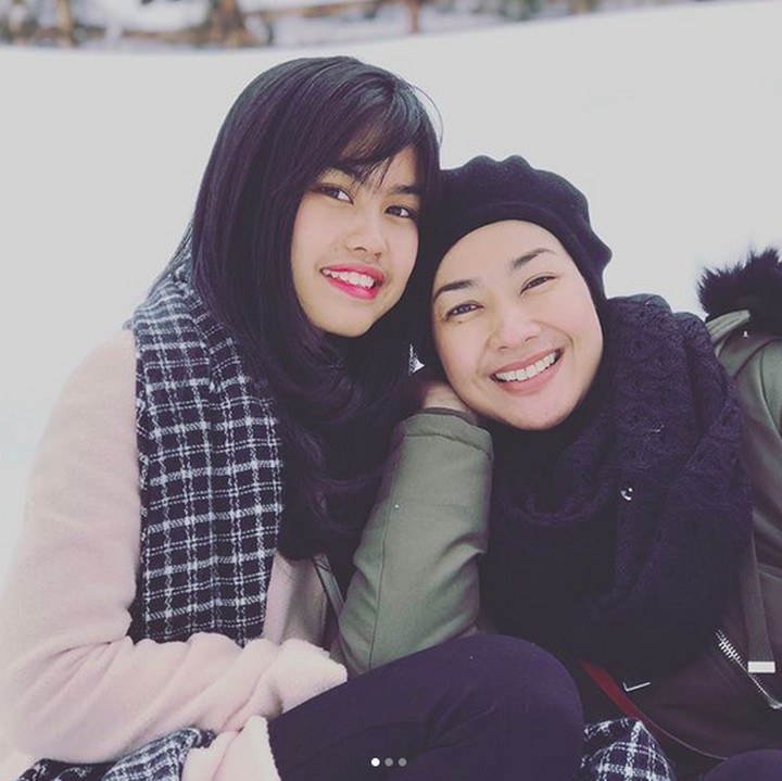 <p>Kalau kata Bunda Alya, Adjani dan kedua adiknya adalah 'my beautiful soul'-nya, Bun. (Foto: Instagram/ @arohali)  </p>