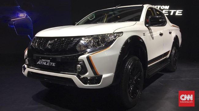 Selain Pajero Sport Rockford Fosgate, pikap Triton Athlete juga menambah seru aktivitas booth Mitsubishi Indonesia di IIMS 201.