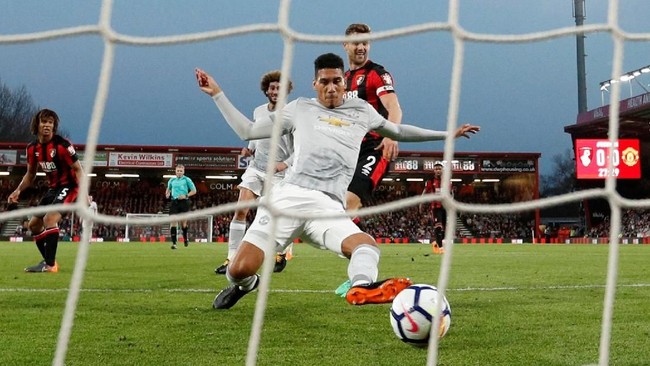 Manchester United berhasil menaklukkan tuan rumah Bournemouth dengan skor 2-0 dalam lanjutan Liga Inggris, Rabu (18/4)