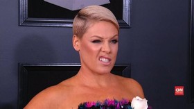 VIDEO: Pink Jadi Sampul 'People' Edisi Orang-orang Cantik