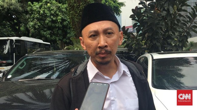 Abu Janda heran dirinya jadi korban doxing peretas Bjorka, bukannya Rizieq Shihab dan Bahar Smith Cs yang menurutnya pencipta polarisasi di Indonesia.