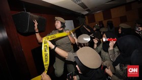 Langgar Aturan PSBB, Tempat Karaoke di Cengkareng Ditutup