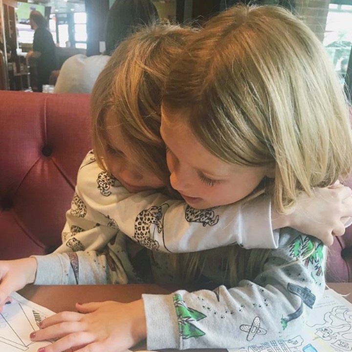 <p>Perkenalkan ini Maxi Drew Johnson dan Ace Knute Johnson. (Foto: Instagram @jessicasimpson)</p>