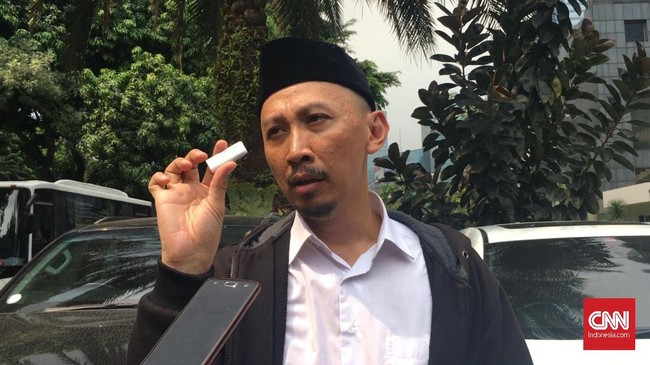 Ikatan Advokat Muslim Indonesia (IKAMI) menilai selama ini Permadi Arya alias Abu Janda kerap membuat pernyataan kontroversi dan melukai umat muslim.