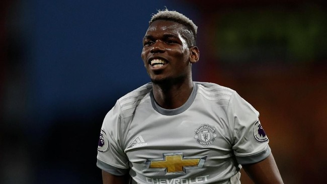 Manajer Manchester United, Jose Mourinho, malu-malu memuji Paul Pogba usai Setan Merah mengalahkan AFC Bournemoth 2-0.
