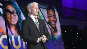 'Ritual' Anderson Cooper di Kamar Hotel