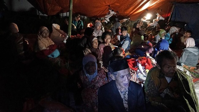 FOTO: Lindu Banjarnegara, Pilu Ribuan Warga