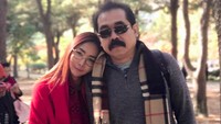 Tetap Mesranya Inul Daratista dan Suami di Pernikahan ke-23 Tahun