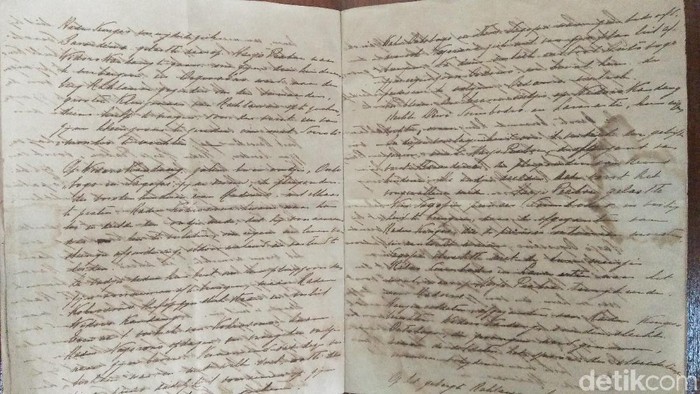 Buku tulisan tangan RA Kartini di Museum di Rembang, Jumat (20/4/2018).