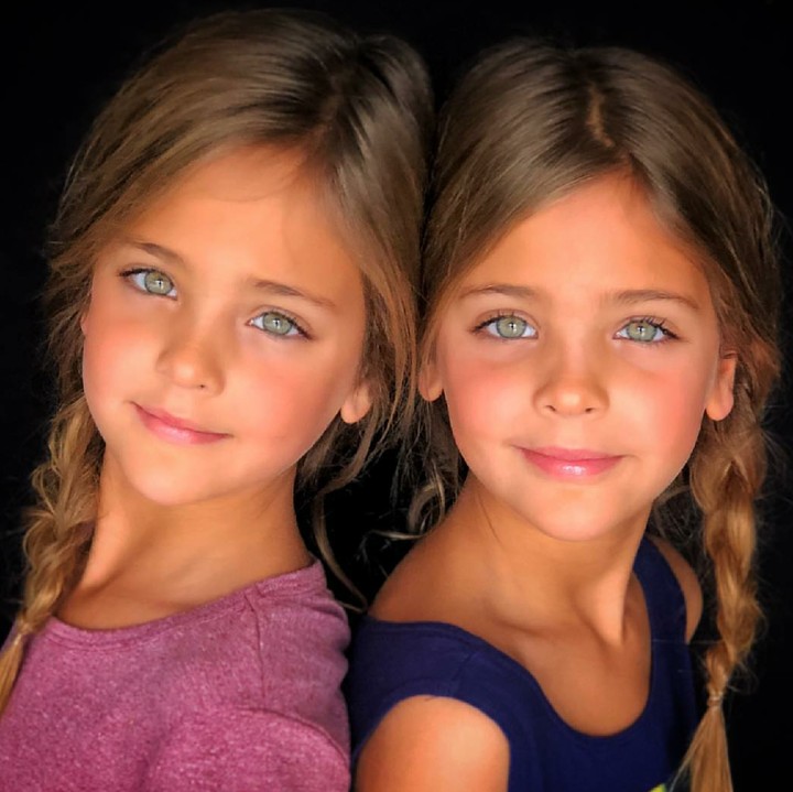 <p>Kompak selalu ya Ava dan Leah. (Foto: Instagram/sclementstwins)</p>