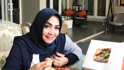 Unggah Foto Jadul Saat SMA, Kecantikan Ibu Nagita Slavina Jadi Sorotan