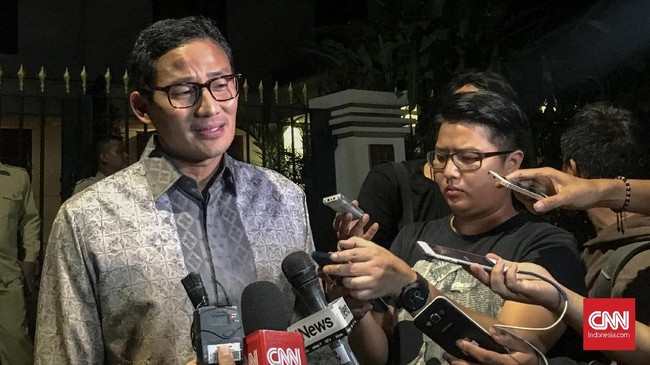 Wagub DKI Jakarta Sandiaga Uno menyindir para pejabat yang sibuk melakukan lobi untuk mengamankan jabatan jelang perombakan kepala dinas di lingkungan pemprov.