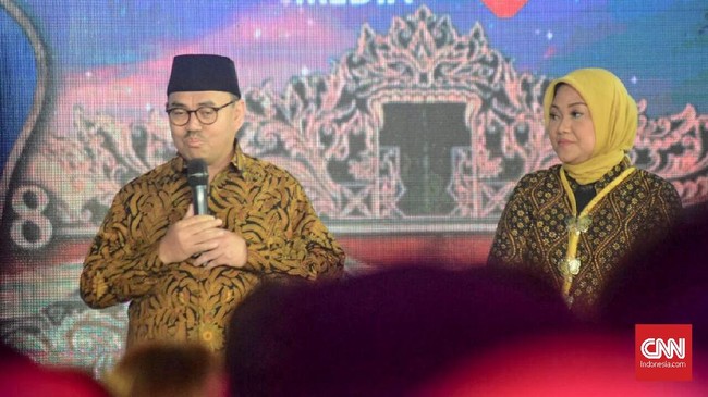 Sudirman Said berjanji akan menciptakan lima juta lapangan kerja untuk mengatasi persoalan pengangguran di Jawa Tengah. Ganjar berjanji mendatangkan investor.
