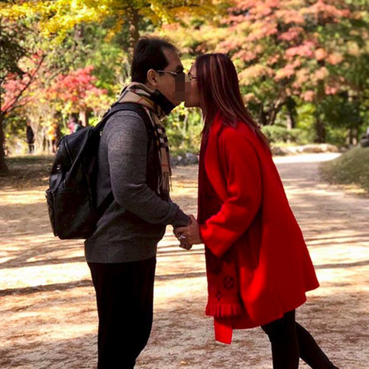 <p>Aih, posenya kayak adegan di drama Korea ya. So sweet deh. He-he-he. (Foto: Instagram/ @inul.d)</p>
