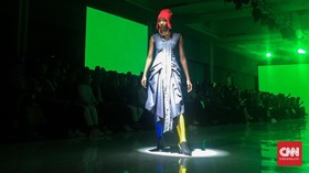 Kolaborasi Apik 3 Desainer 'On Fleek' JFFF 2018