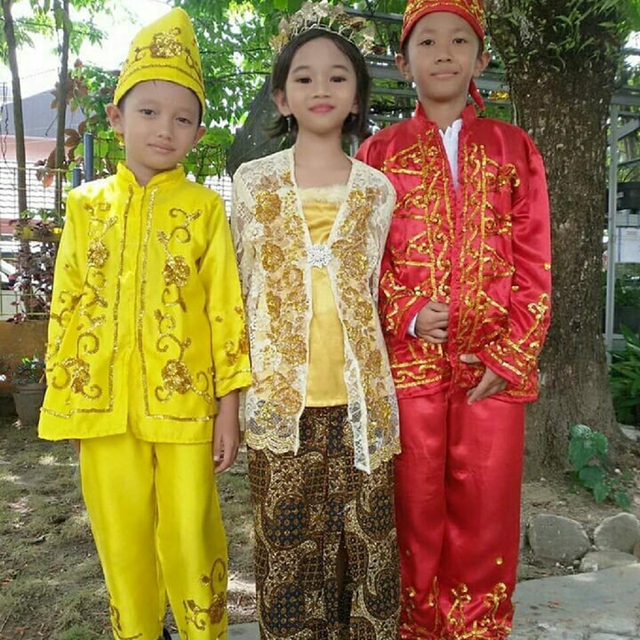 <p>Oke-oke banget ya, Bun. (Foto: Instagram/hennyhapif)</p>