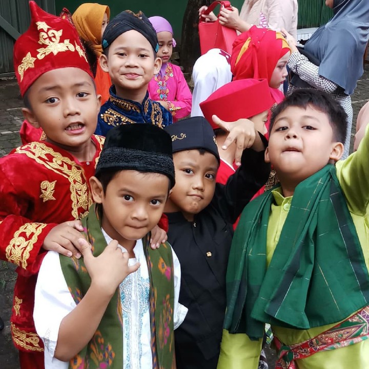 <p>Seru kan, Bun? Jadi ingat zaman dulu. Hi-hi-hi. (Foto: Instagram/wirdaradit)</p>