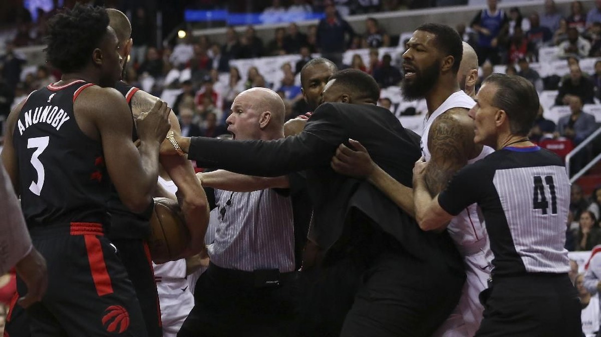 FOTO: Duel Sengit Playoff NBA