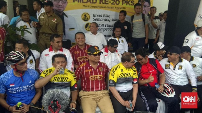 Prabowo Subianto mengaku banyak mencontek PKS soal mengelola kader parpol, terutama soal militansi kader.