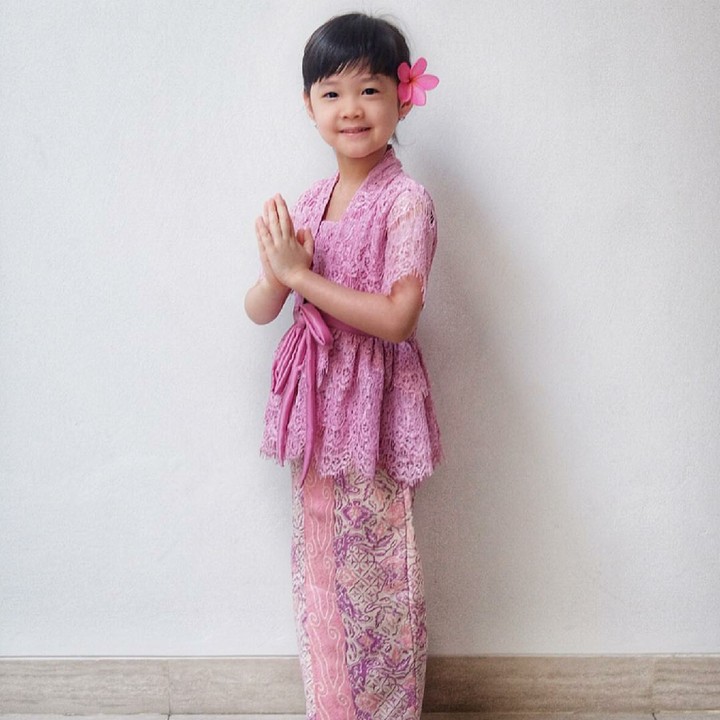 <p>Nih lihat, Bun, menggemaskan ya saat pakai pakaian adat. (Foto: Instagram/ivanmarchius)</p>