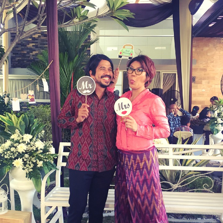 <p>Terlihat awet muda juga ya pasangan ini. (Foto: Instagram/ariyowahab)</p>