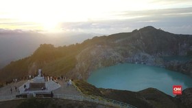 VIDEO: Pesona Keindahan dan Legenda Mistis Danau Kelimutu
