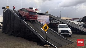 Xpander Laris Dijajal Pengunjung IIMS 2018